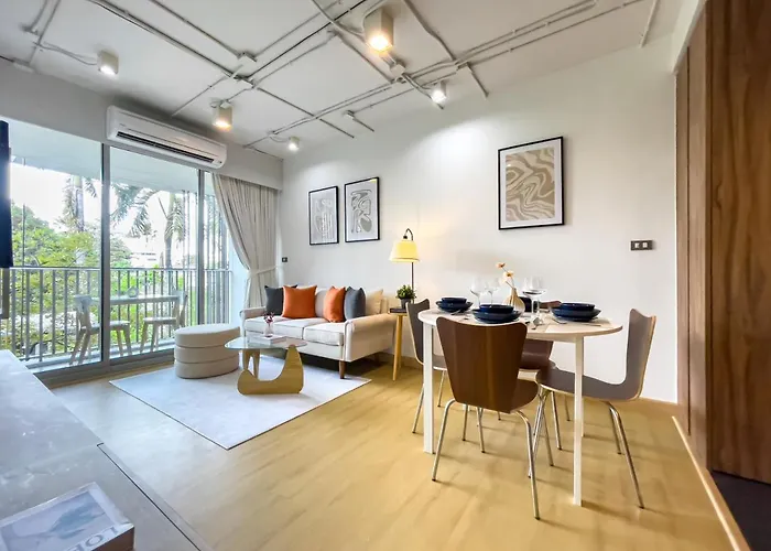 Near Bts Asok And Mrt Skv L Pool And Sauna * Bangkok