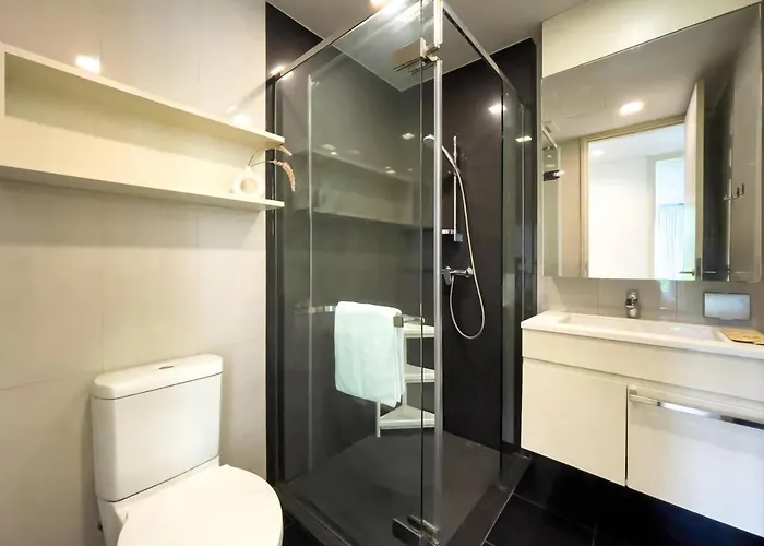 Near Bts Asok And Mrt Skv L Pool And Sauna Apartment