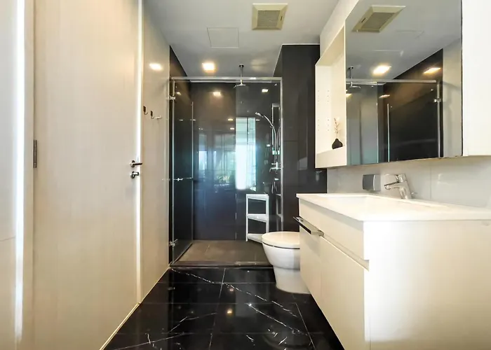 Apartment Near Bts Asok And Mrt Skv L Pool And Sauna