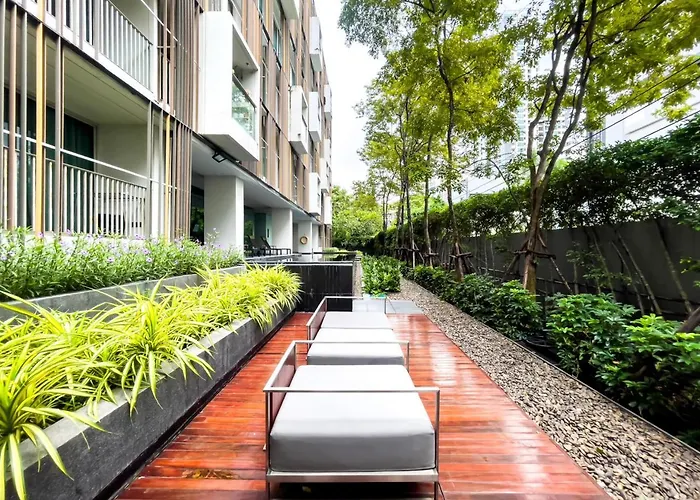 Near Bts Asok And Mrt Skv L Pool And Sauna * Bangkok