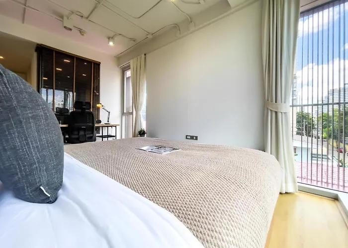 Near Bts Asok And Mrt Skv L Pool And Sauna Apartment